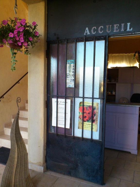 Hotel Le Relais Du Luberon Maubec  Esterno foto